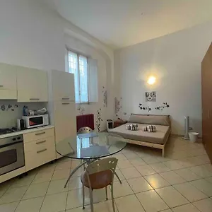 Minimal Loft In Centro A Appartamento Piacenza